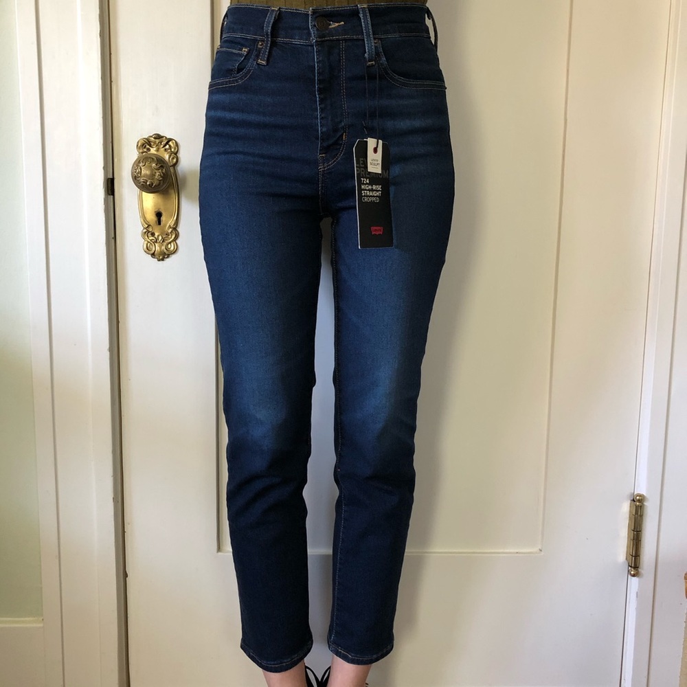 NEW! Levi’s 724 High Rise Straight Crop Jean